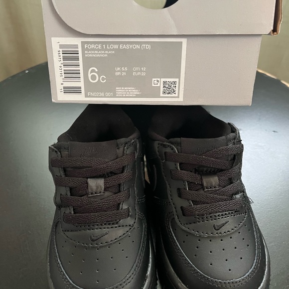 Nike Force 1 Low Easyon Sneakers - Picture 1 of 3